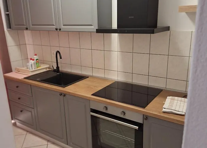 Lägenhet By The Sea Tkon, Pasman - 5840 *